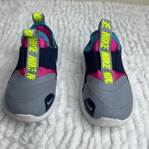NIKE Sneakers Flex Runner Kids Size 6